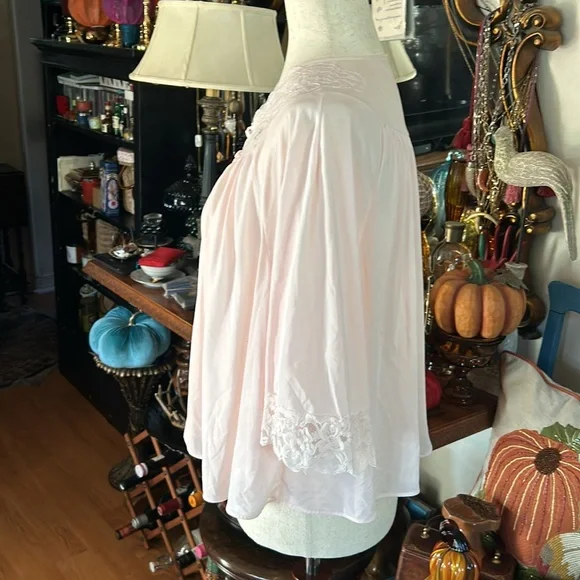 Vintage Baby Pink Bed Jacket w Pink Lace - Picture 7 of 9